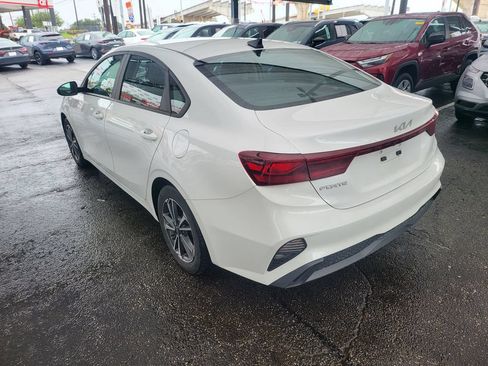 Used 2024 Kia Forte LXS FWD image 9