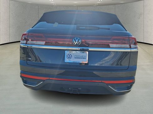 New 2026 Volkswagen Atlas Cross Sport SE FWD image 4