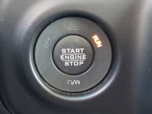 Used 2023 Jeep Wrangler Unlimited Sahara AWD/4WD image 30