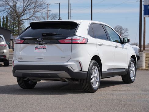 Used 2024 Ford Edge SEL w/ Convenience Package image 3