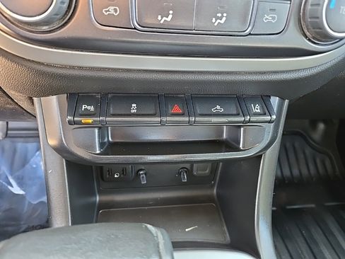 Used 2021 Chevrolet Colorado LT w/ Fleet Safety Package image 31