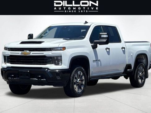 Used 2024 Chevrolet Silverado 2500 Custom w/ Custom Value Package AWD/4WD image 8