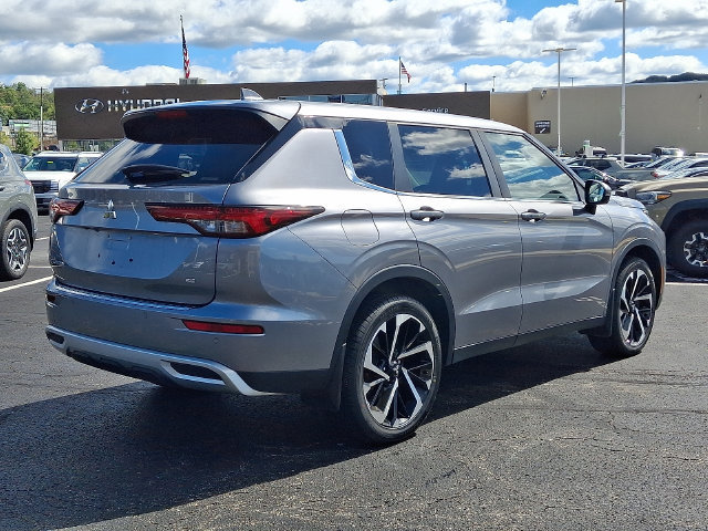 Used 2023 Mitsubishi Outlander SE AWD/4WD image 6