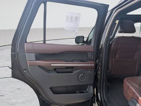 Used 2024 Ford Expedition Limited AWD/4WD image 16