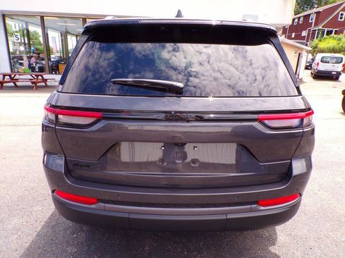 New 2026 Jeep Grand Cherokee Altitude AWD/4WD image 10