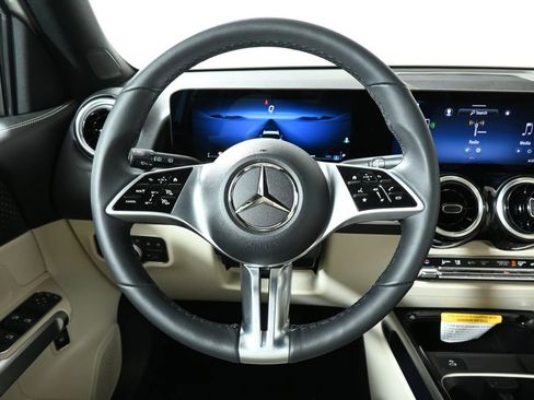 Certified 2025 Mercedes-Benz GLB 250 4MATIC image 15