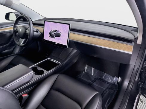 Used 2022 Tesla Model 3 Standard Range RWD image 27