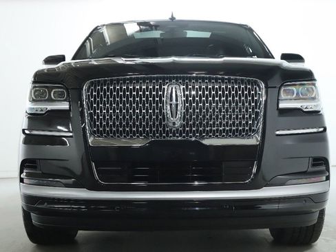 Used 2022 Lincoln Navigator Reserve image 6