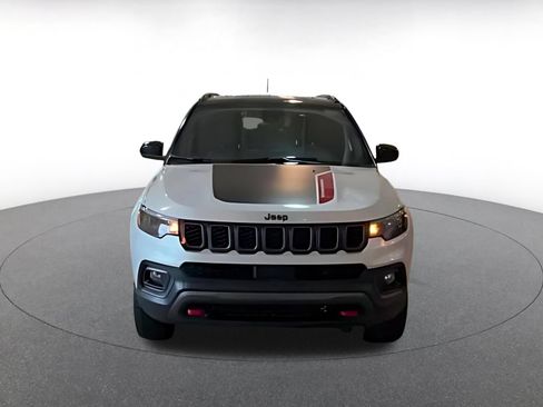 Used 2025 Jeep Compass Trailhawk AWD/4WD image 12