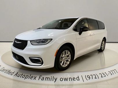 Used 2024 Chrysler Pacifica Touring-L
