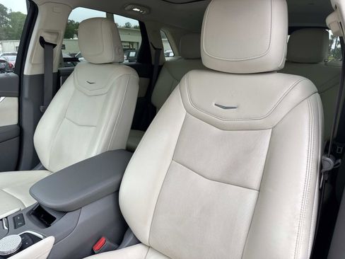 Used 2022 Cadillac XT5 Premium Luxury FWD image 21