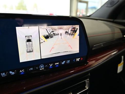 New 2026 Chevrolet Traverse RS image 18