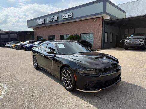 Used 2023 Dodge Charger R/T RWD image 3