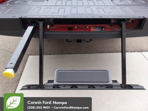 New 2026 Ford F350 Lariat w/ Black Appearance Package image 32