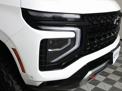 Used 2026 Chevrolet Suburban Z71 w/ Comfort Package image 42