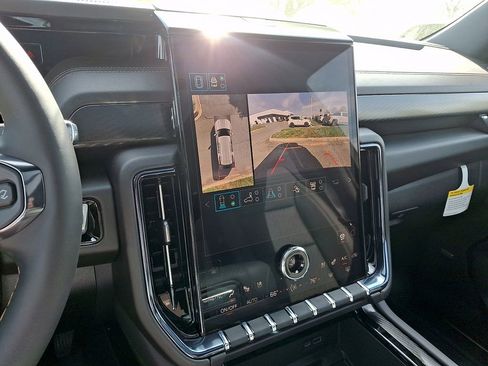 New 2026 GMC Yukon AT4 w/ AT4 Premium Plus Package image 15