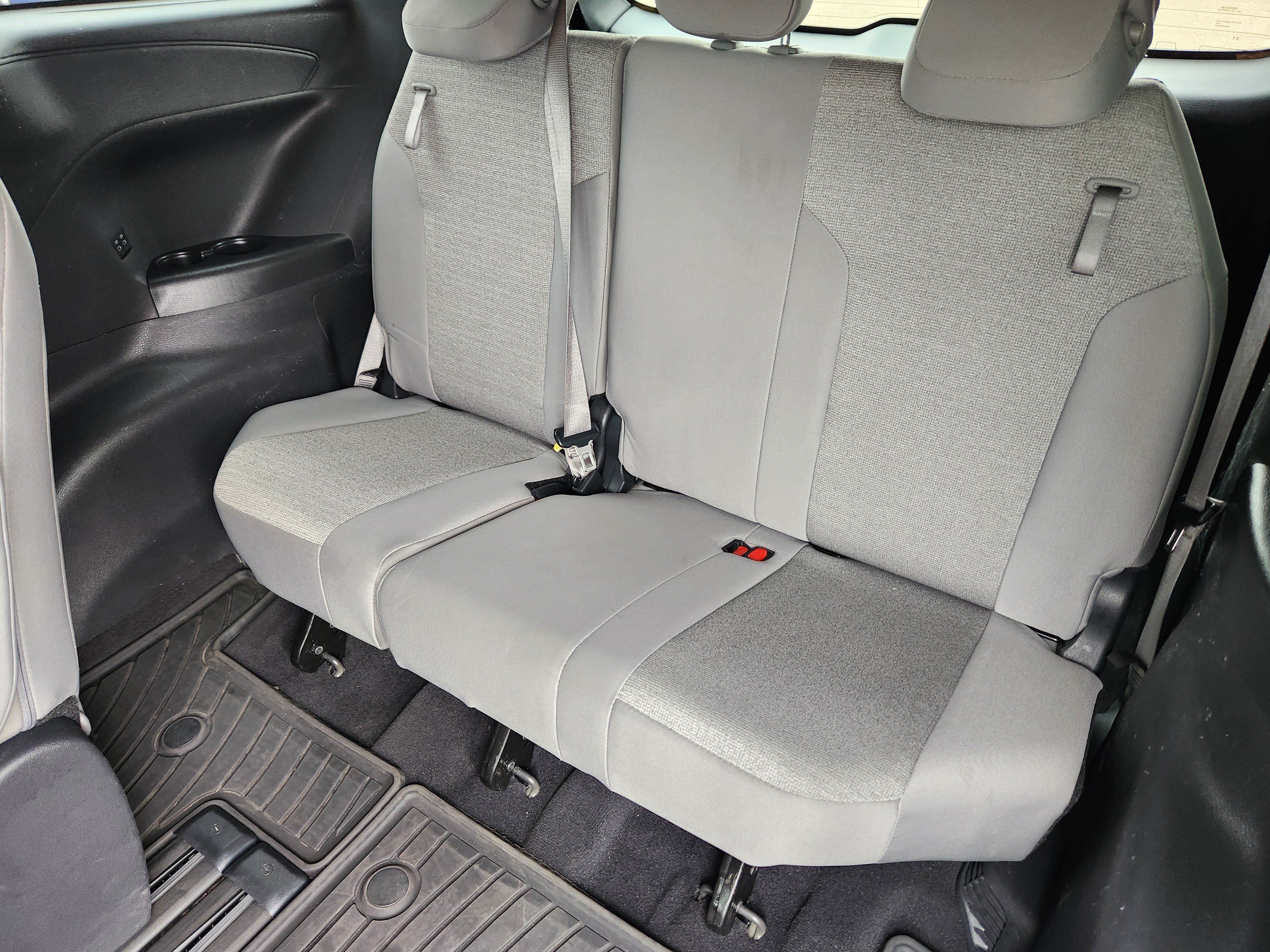 Used 2025 Toyota Sienna LE w/ LE Plus Package AWD/4WD image 20