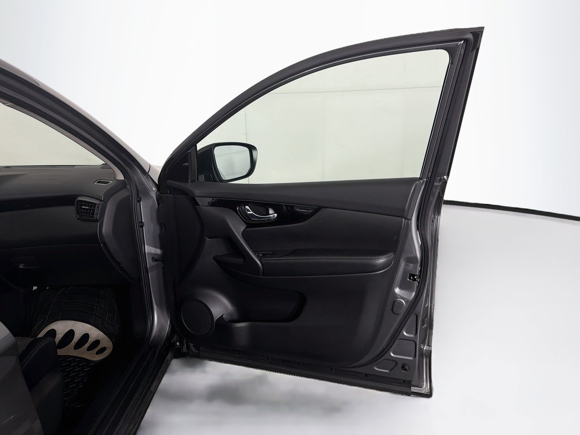 Used 2019 Nissan Rogue Sport SV w/ Technology Package FWD image 31