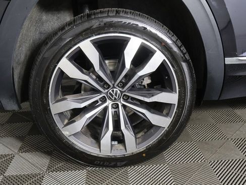 Used 2023 Volkswagen Atlas SEL Premium R-Line AWD/4WD image 24