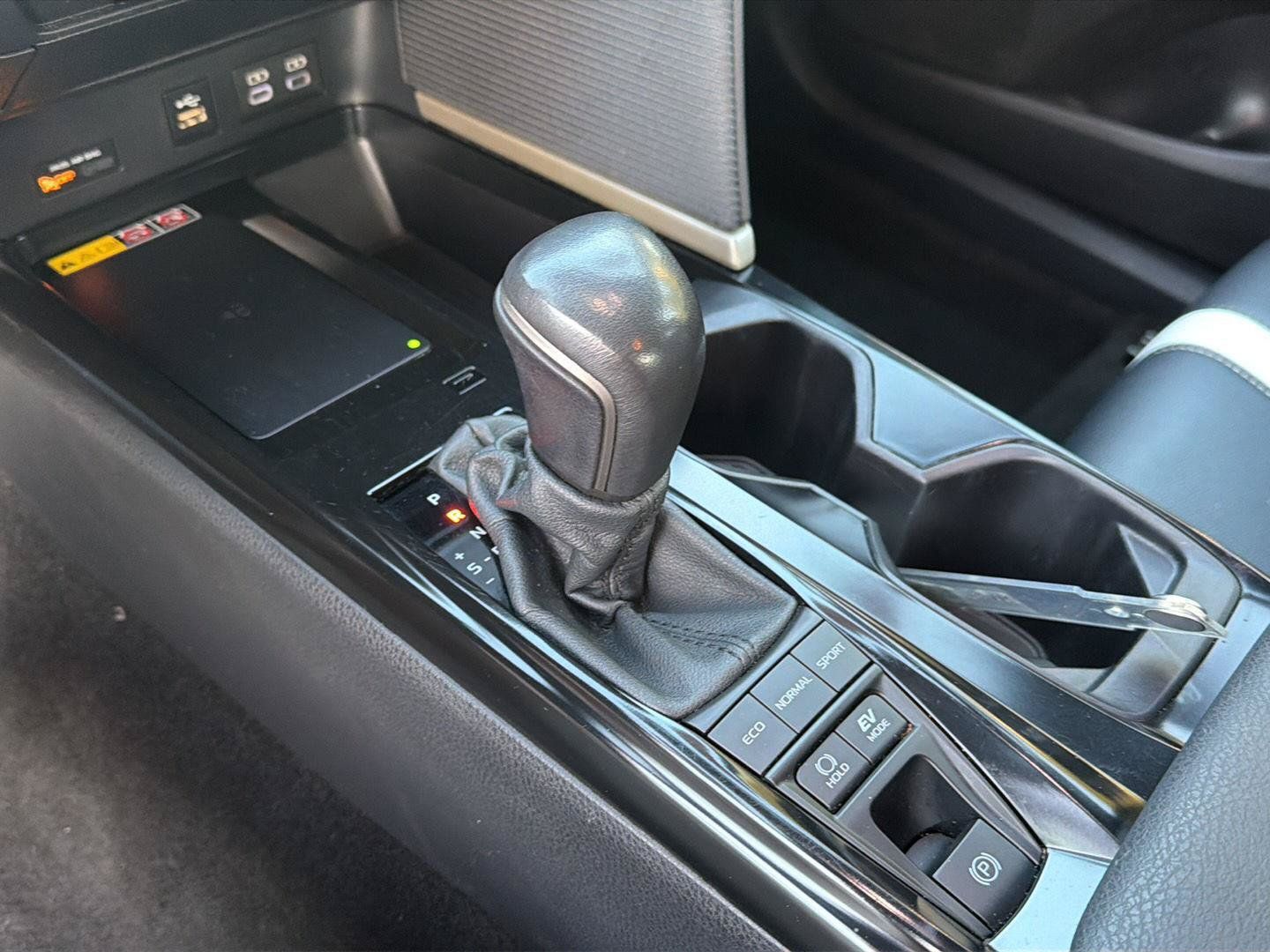 Certified 2025 Toyota Camry SE FWD image 27