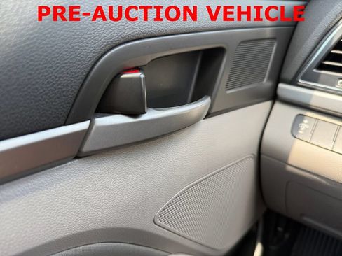 Used 2017 Hyundai Elantra SE FWD image 26