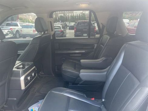 Used 2024 Ford Expedition XLT RWD image 8