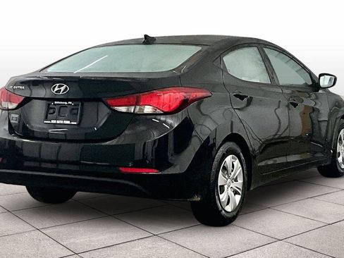 Used 2016 Hyundai Elantra SE image 12