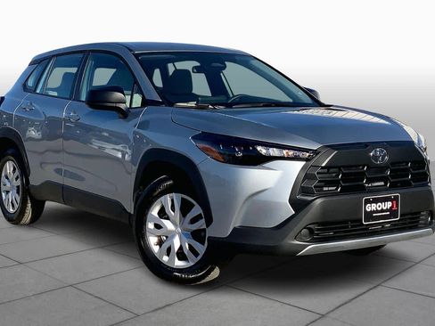 Used 2026 Toyota Corolla Cross L image 3