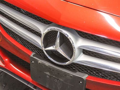 Used 2018 Mercedes-Benz C 300 Sedan image 5