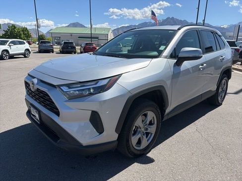 Used 2024 Toyota RAV4 XLE AWD/4WD image 3