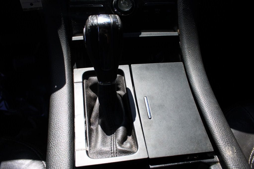 Used 2013 Ford Taurus SEL FWD image 20