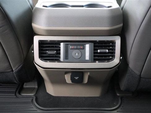 Used 2026 Ford F450 Platinum w/ Platinum Plus Package image 25