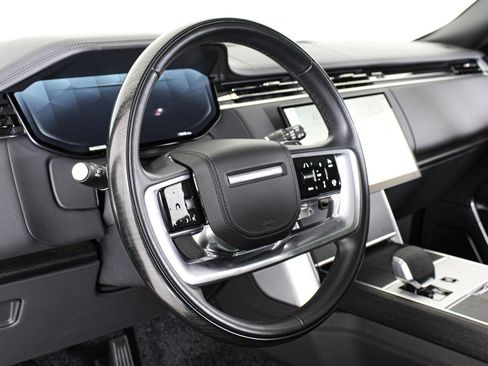 Used 2025 Land Rover Range Rover Long Wheelbase Autobiography AWD/4WD image 33
