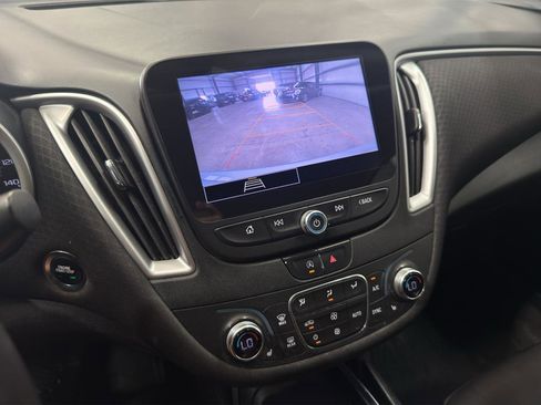 Used 2022 Chevrolet Malibu LT FWD image 19