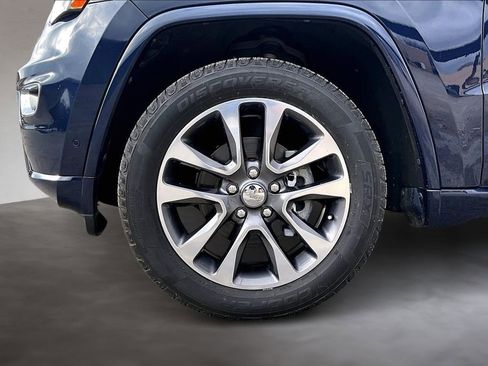Used 2018 Jeep Grand Cherokee Overland image 33