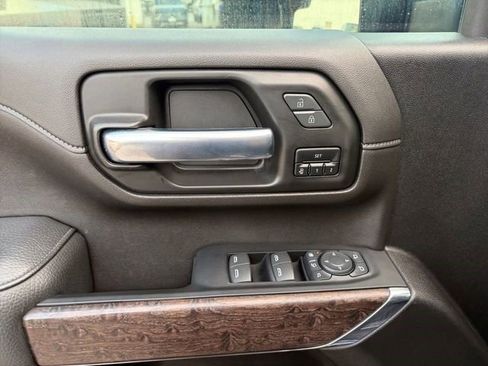 Certified 2023 GMC Sierra 2500 Denali w/ Denali Ultimate Package AWD/4WD image 4