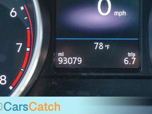 Used 2019 Volkswagen Tiguan SE image 25