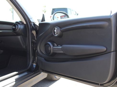 Used 2018 MINI Cooper 2-Door Hardtop FWD image 18