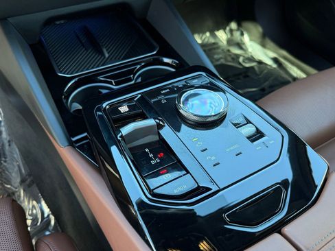 Used 2026 BMW 530i w/ M Sport Package image 25