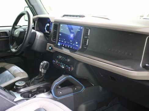 Used 2024 Ford Bronco Wildtrak image 21