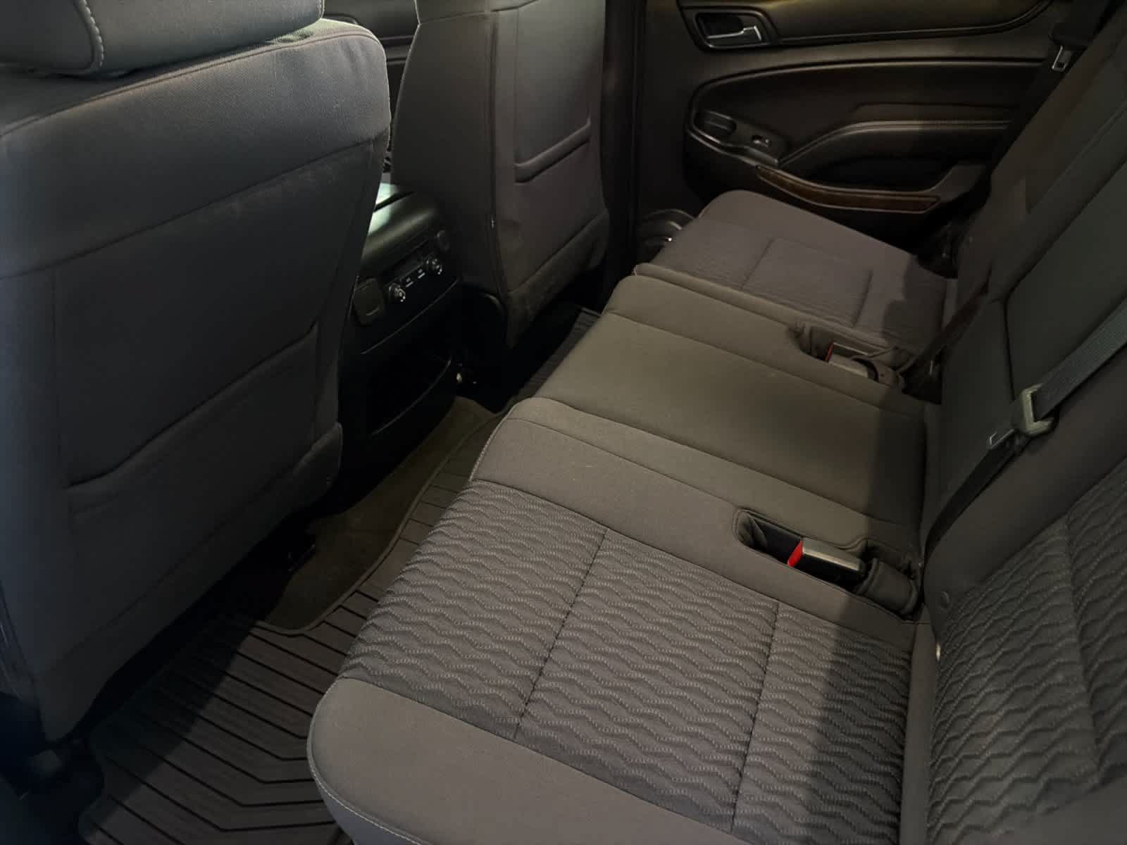 Used 2018 Chevrolet Tahoe LS w/ All-Season Package RWD image 4