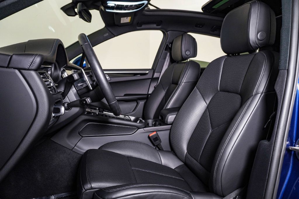 Certified 2026 Porsche Macan AWD/4WD image 5