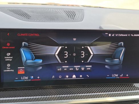 Used 2025 BMW X7 M60i AWD/4WD image 36