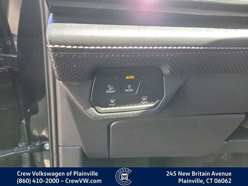 Used 2024 Volkswagen Atlas SE AWD/4WD image 40