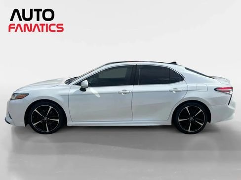 Used 2019 Toyota Camry XSE FWD image 2