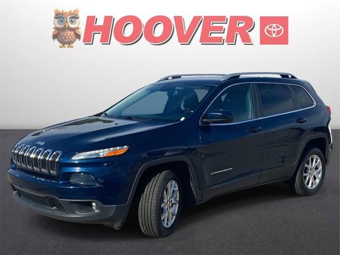 Used 2018 Jeep Cherokee Latitude Plus w/ Comfort/Convenience Group image 6