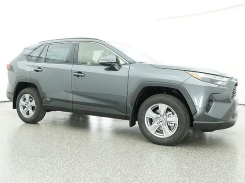New 2025 Toyota RAV4 XLE image 28