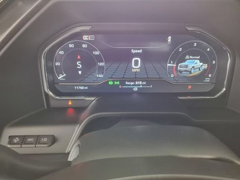 Used 2025 GMC Sierra 1500 AT4 w/ AT4 Premium Package AWD/4WD image 17