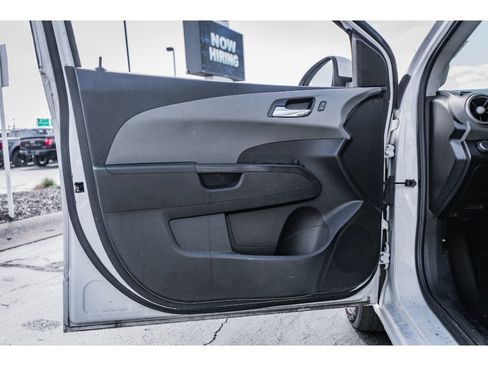 Used 2014 Chevrolet Sonic LT image 6