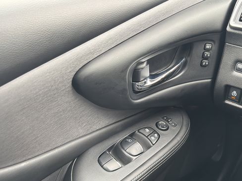 Used 2020 Nissan Murano SL image 24